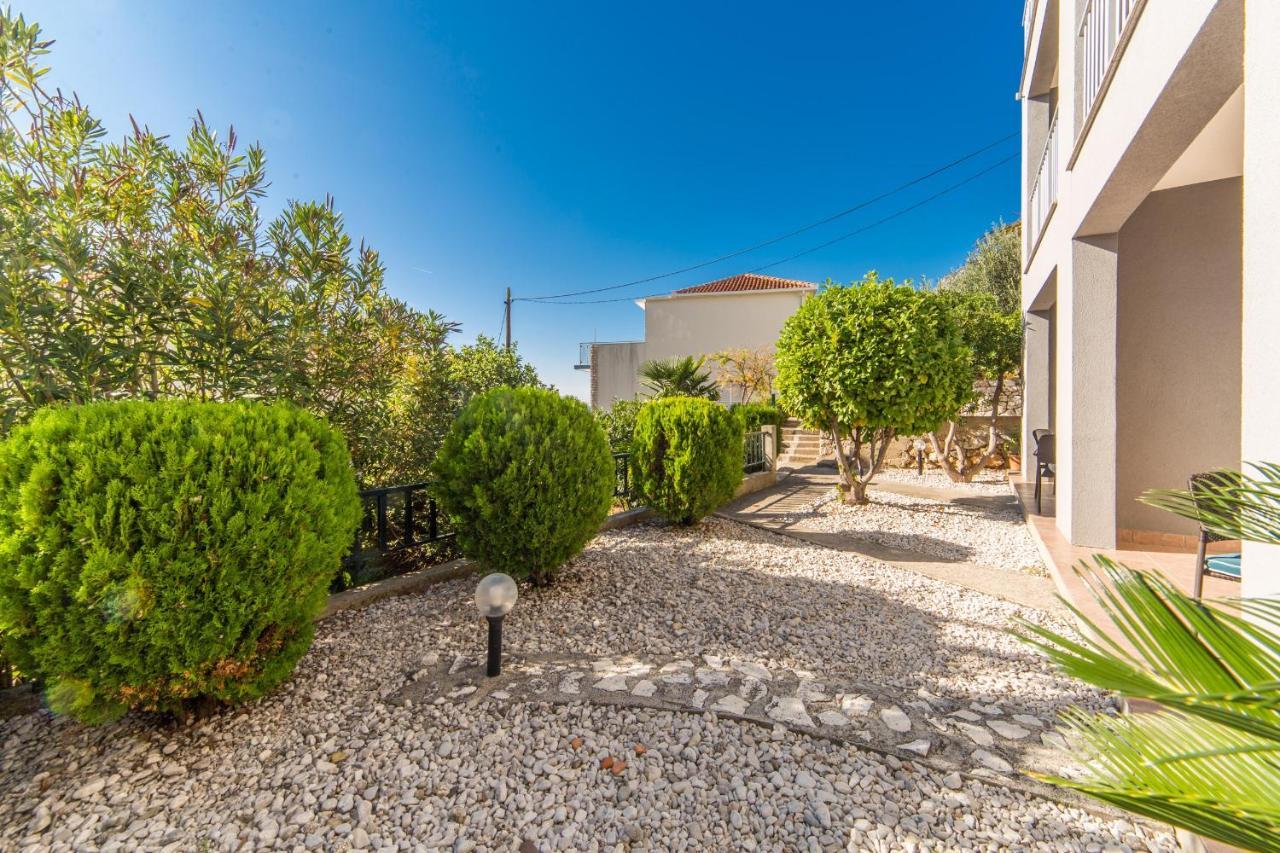 Apartments By The Sea Brist, Makarska - 11078 Extérieur photo